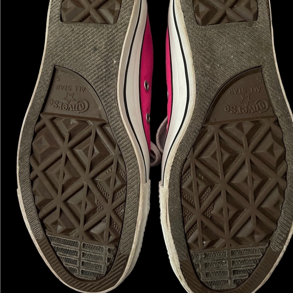Pink Converse - Picture 4 of 4